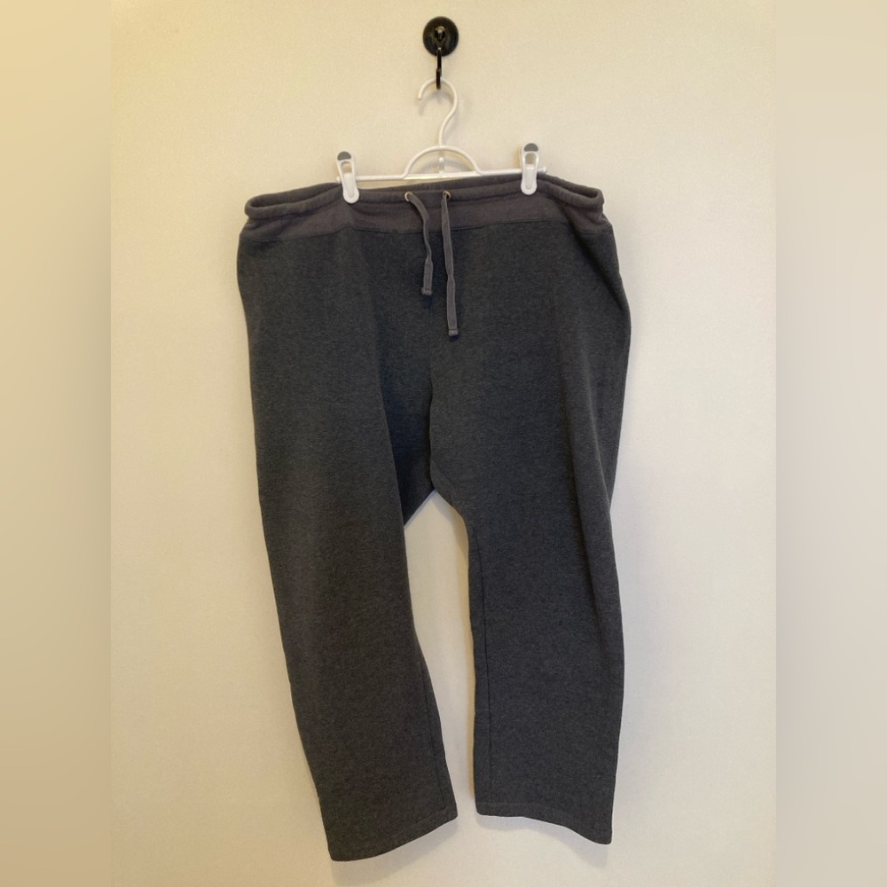 ✴️ Gray Elastic and String Waist Sweatpants